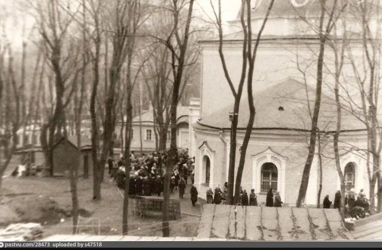 Храм всех святых на Соколе. Пасха. 1988