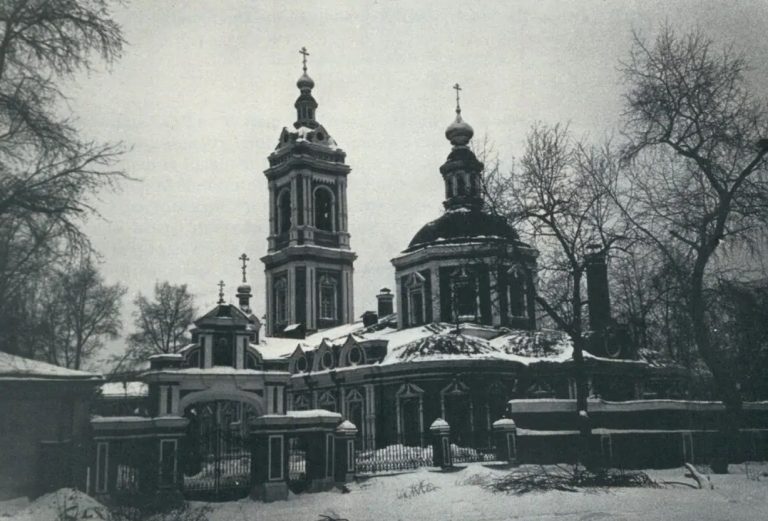 Церковь Преподобного Пимена в Новых Воротниках в Сущеве. 1982 г.