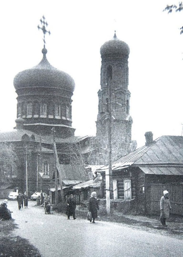 Покровский храм в г. Барнауле, 90-й год