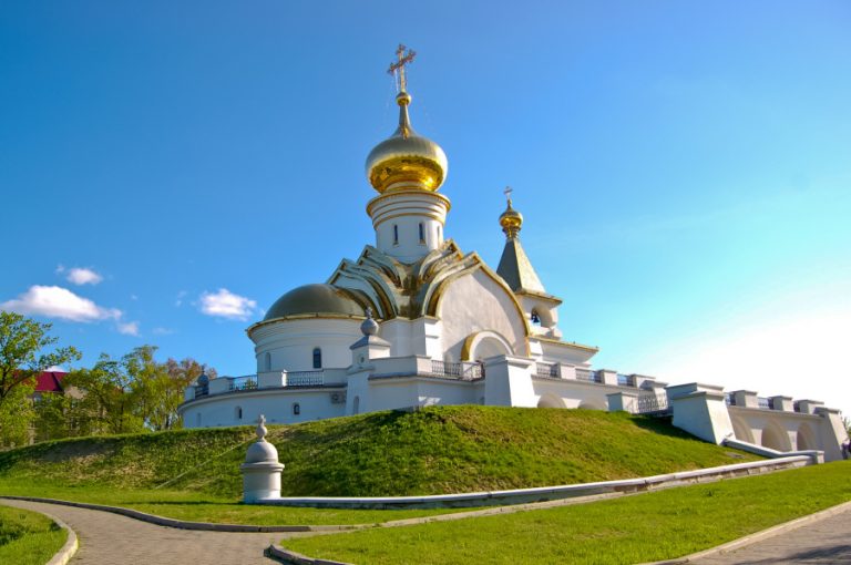 Храм прп. Серафима Саровского в парке Северный