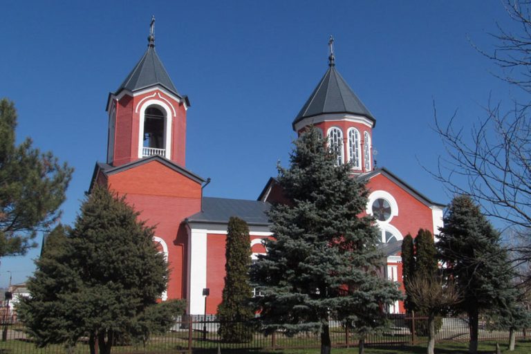 Церковь Пресвятой Богородицы в Армавире — Армянская церковь.