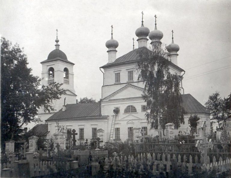 Храм Живоначальной Троицы в Высоково