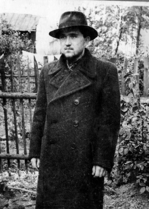 Молодой священник Александр Егоров