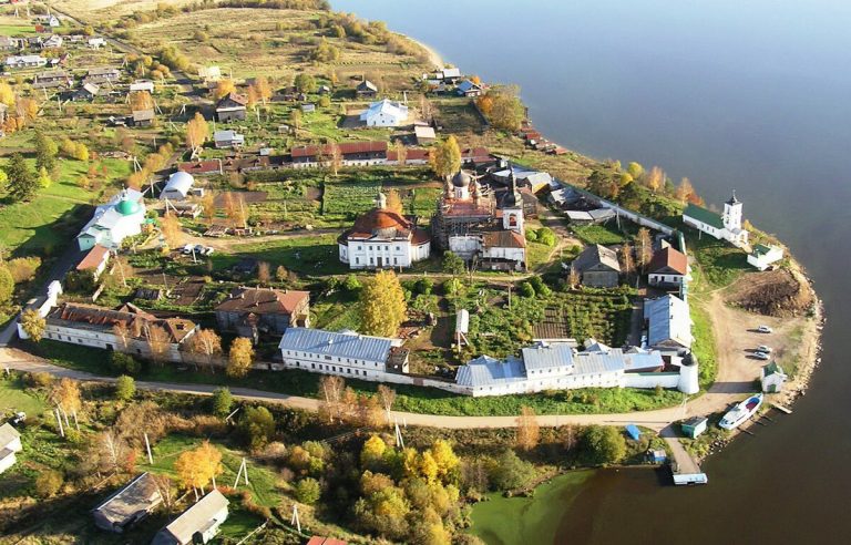 Воскресенский Горицкий женский монастырь в селе Горицы Кирилловского района Вологодской области