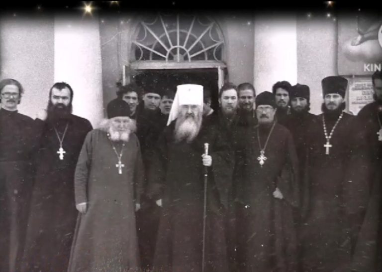 Однокурсник о. Александра и друг, о. Д. Брысаев с митр. Ювеналием