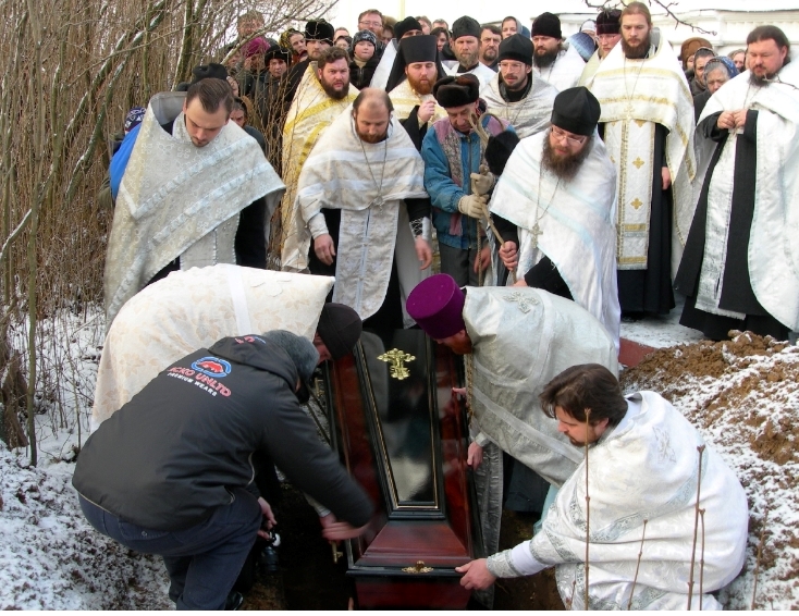 Погребение митроф. прот. Александра Коробейникова 30 ноября 2005г.