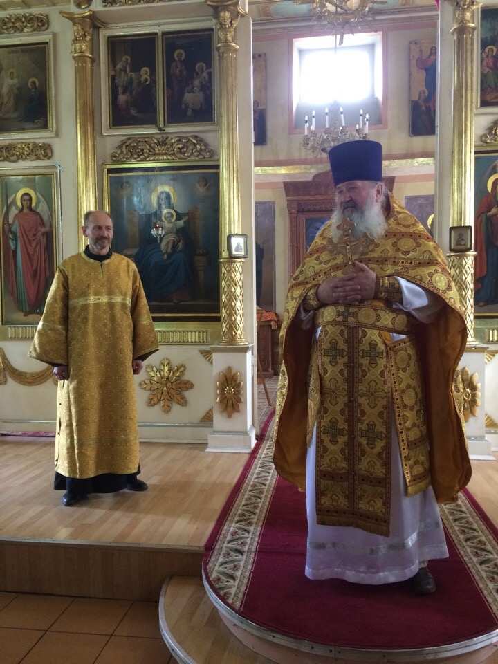 Протоиерей Валерий Барабошин в храме