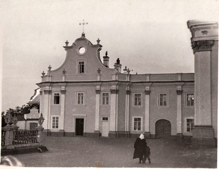 В Свято-Успенской Почаевской  Лавре. Фото 1960-х годов из архива Д. Щербины.