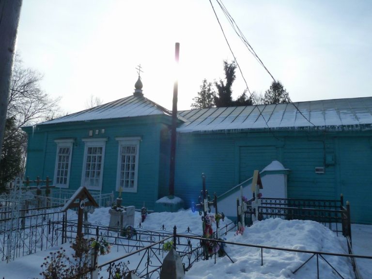 Храм во имя первоверховных святых апостолов Петра и Павла находится в г. Тамбове на Петропавловском кладбище