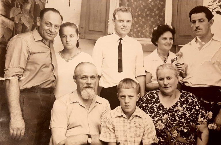 Семья Саковичей