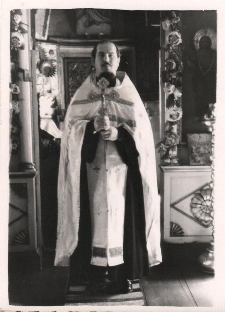 Иерей Иоанн Пономарёв