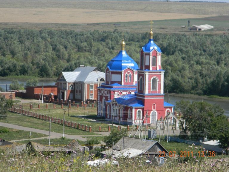 Храм Архангела Михаила в селе Большие Кармалы