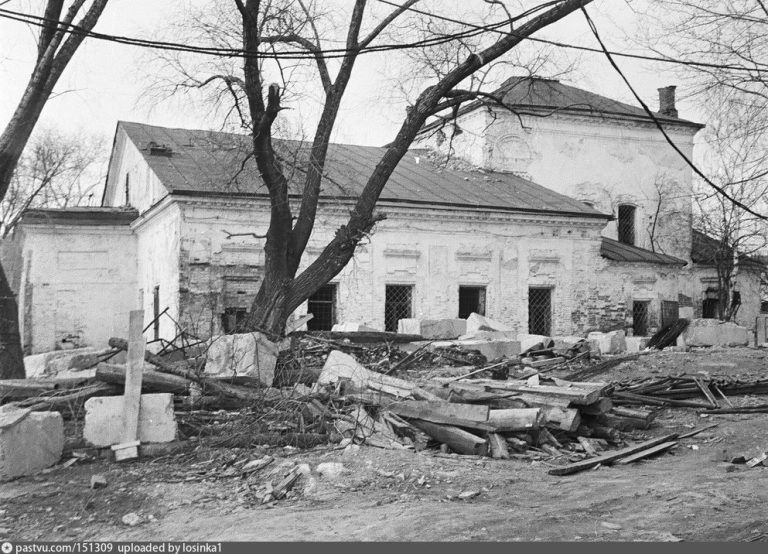 Храм Святителя Николая Чудотворца в Голутвине. 1981-1982гг.