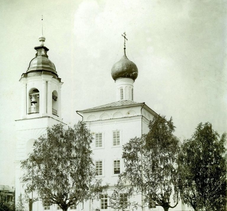 Храм свт. Николая Золотые Кресты в городе Вологде