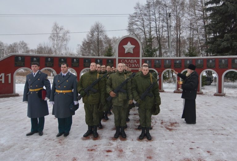 2014. 13 дек. Воинская присяга в Луховицком благочинии