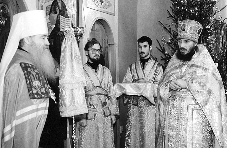 На фото в семинарии митр. Ювеналий, третий будущий прот. Марк Ганабо, прот. Николай Качанкин