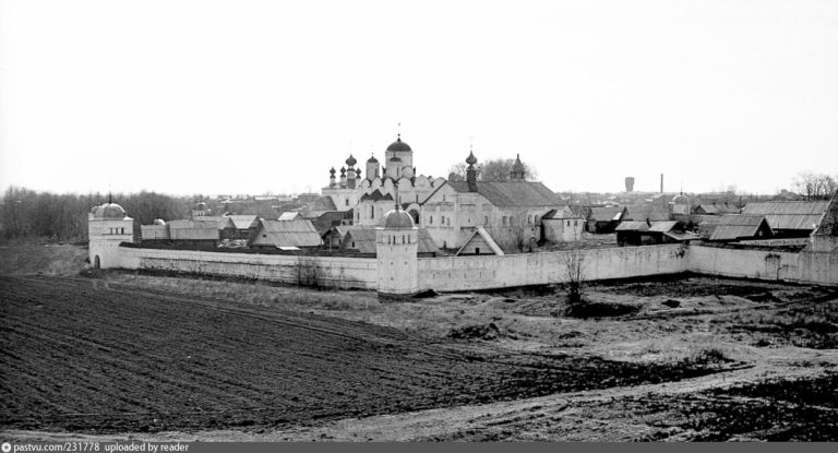 Покровский женский монастырь. 1975г. Суздаль