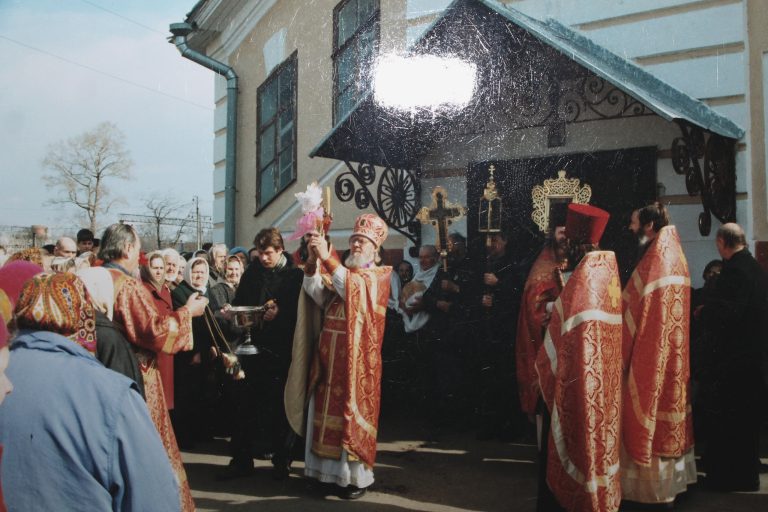Протоиерей Константин Васильев. Был настоятелем Рождество-Богородицкого кафедрального собора г. Вологды с 1969 года.