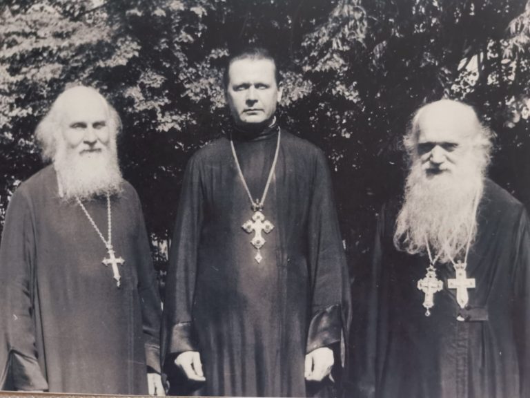 Слева направо протоиер.Игорь Мальцев, протоиер. Димитрий Конев , Архимандрит Михей (Хархаров)