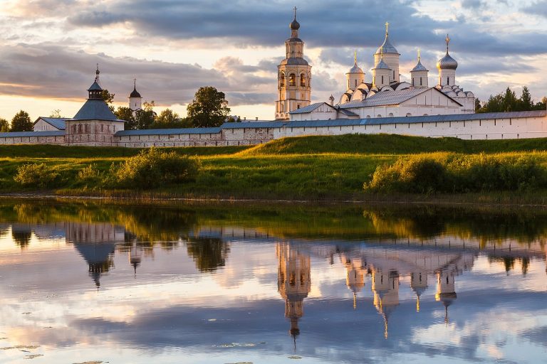 Спасо-Прилуцкий Димитриев мужской епархиальный монастырь города Вологды