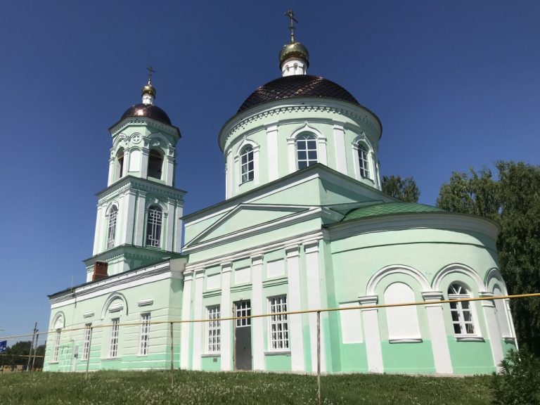 Храм Живоночальной Троицы в с. Цыпья