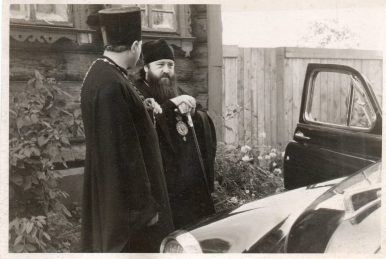 Епископ Никодим (Ротов) и протоиерей Вячеслав Зуммер 1961-1962