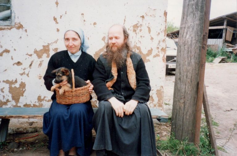 Последний приход в деревне (1993-1994 гг). Фото Правмир. ру