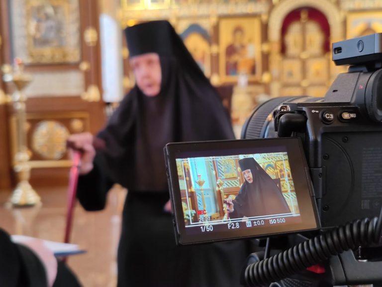 Во время интервью