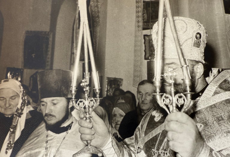На богослужении - священник Михаил Рязанов